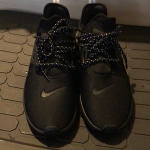 Black Nike for mens size 14